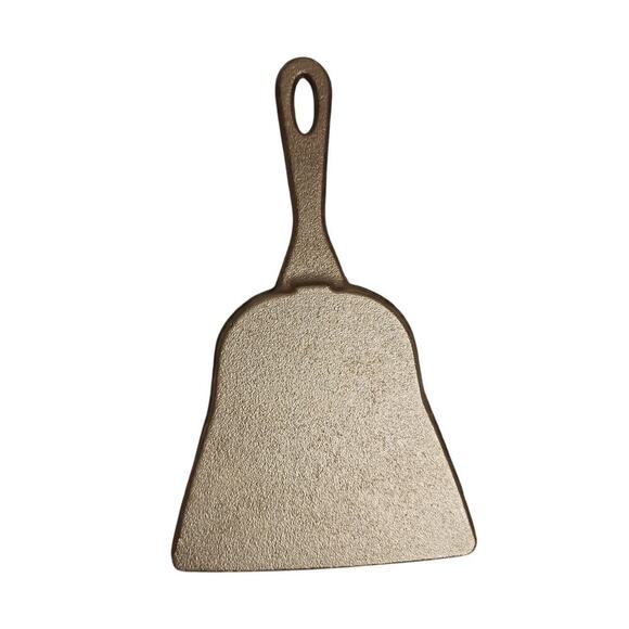 Vintage Galerie Darth Vader Baking Skillet Cookie Pancake Cast Iron Star Wars - Picture 2 of 4